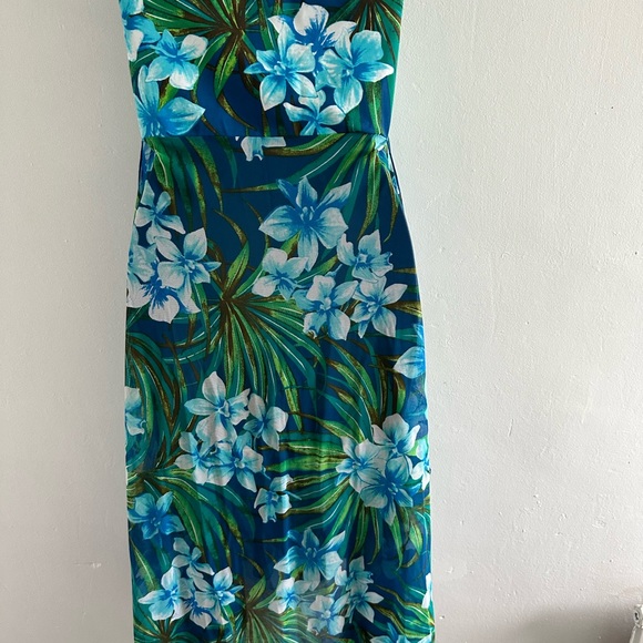 SOLD (elsewhere)M&Co size 6 Summer Flowery Beach Bikini Cover Dress - Picture 4 of 7